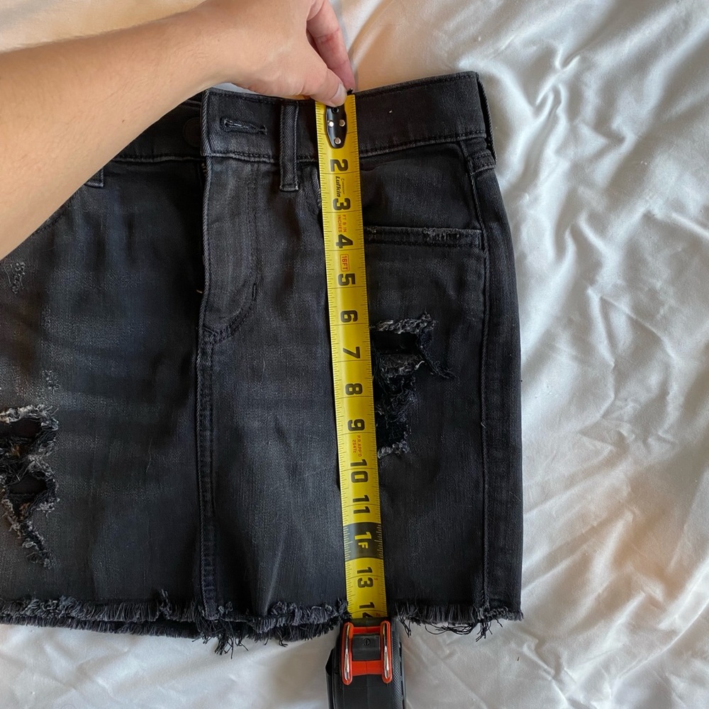 Express: straight mini mid-rise black skirt size 2 - Picture 3 of 4